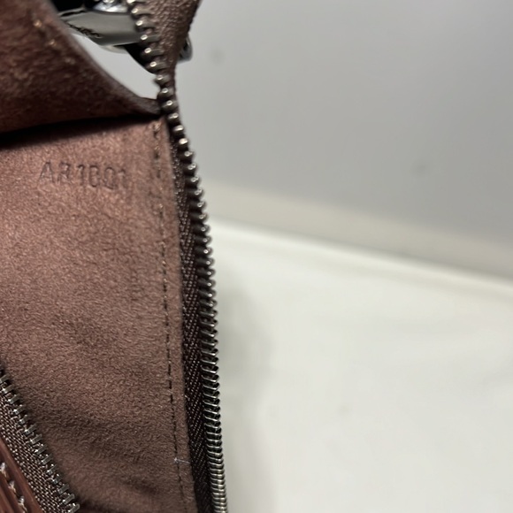 Louis Vuitton Epi pochette - Picture 7 of 7